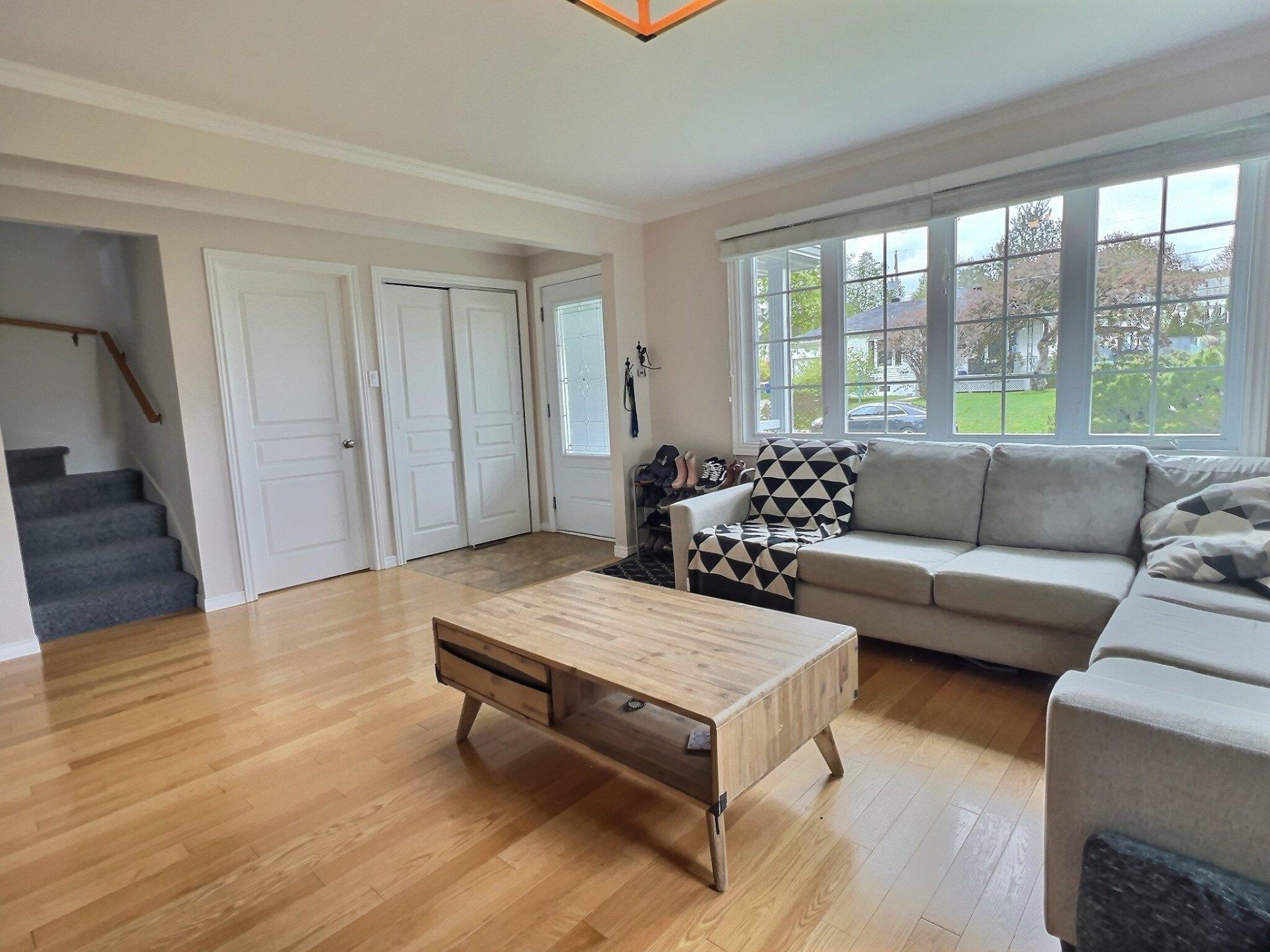 









540


Rue Hypolite-Bernier

,
Lévis (Desjardins),




QC
G6V3C5


