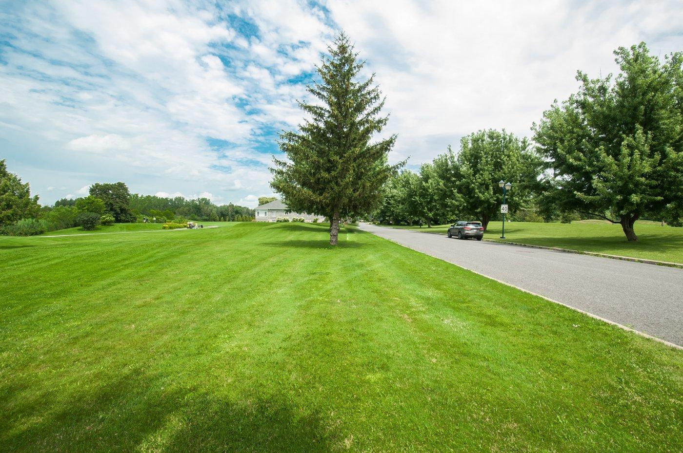 












Rue des Fortifications

,
Saint-Jean-sur-Richelieu,







QC
J2W2W8

