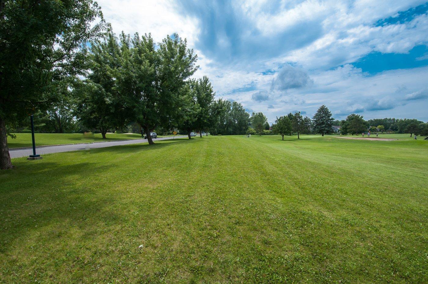 












Rue des Fortifications

,
Saint-Jean-sur-Richelieu,







QC
J2W2W8

