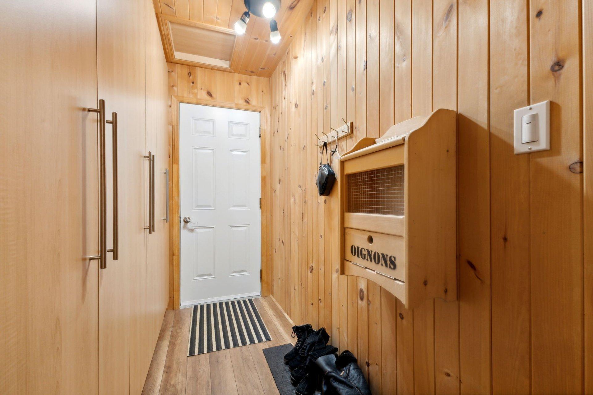 









113


Ch. St-Charles

,
Val-des-Monts,







QC
J8N7P2

