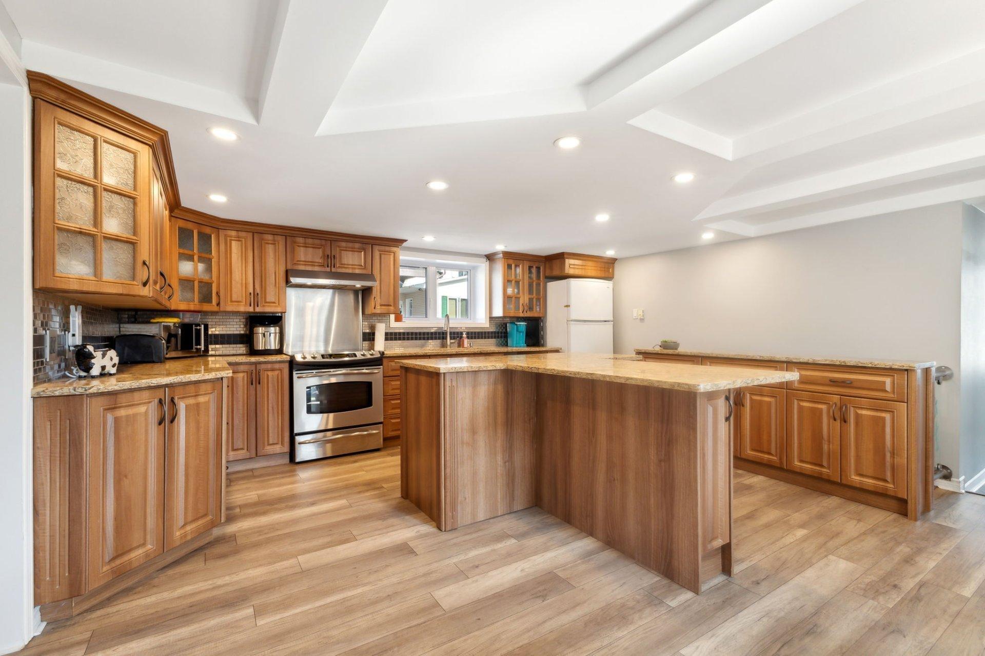 









113


Ch. St-Charles

,
Val-des-Monts,







QC
J8N7P2

