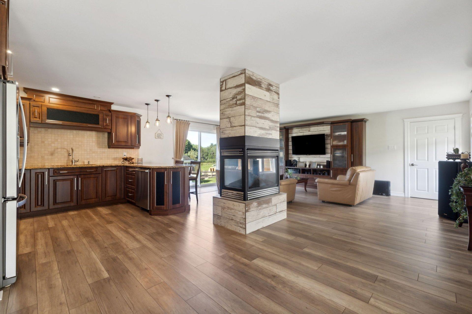 









113


Ch. St-Charles

,
Val-des-Monts,







QC
J8N7P2

