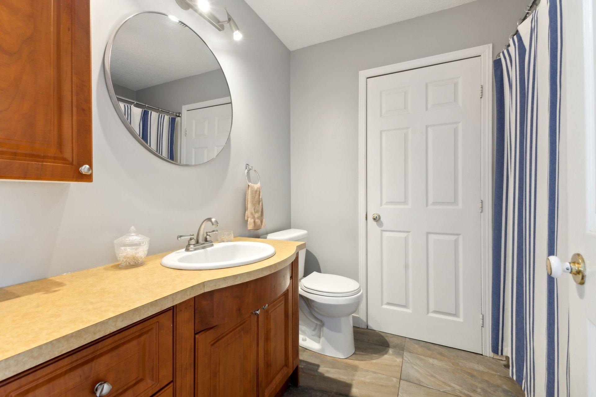 









113


Ch. St-Charles

,
Val-des-Monts,







QC
J8N7P2


