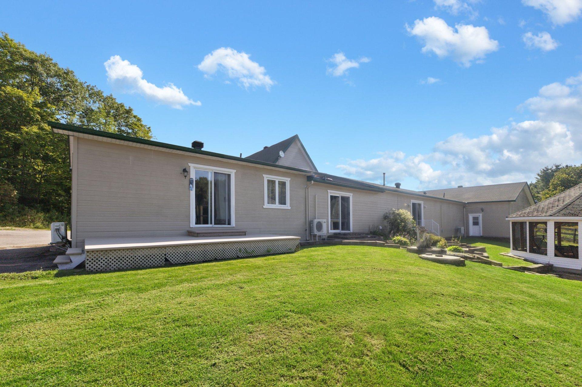 









113


Ch. St-Charles

,
Val-des-Monts,







QC
J8N7P2

