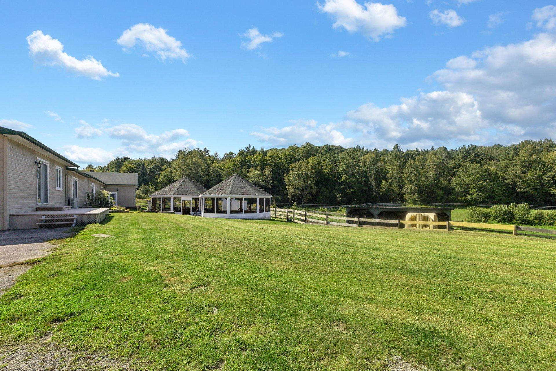 









113


Ch. St-Charles

,
Val-des-Monts,







QC
J8N7P2

