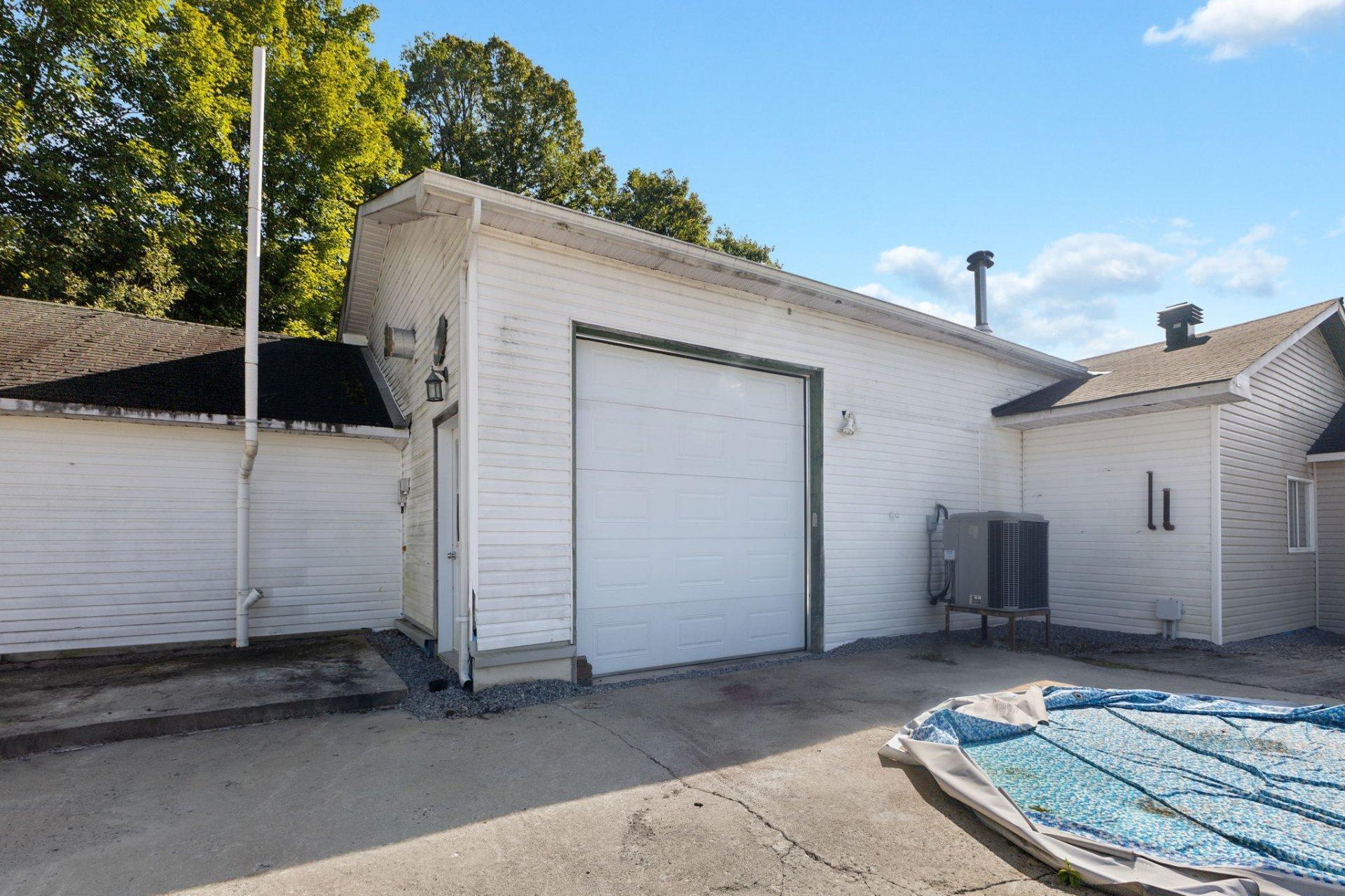 









113


Ch. St-Charles

,
Val-des-Monts,







QC
J8N7P2

