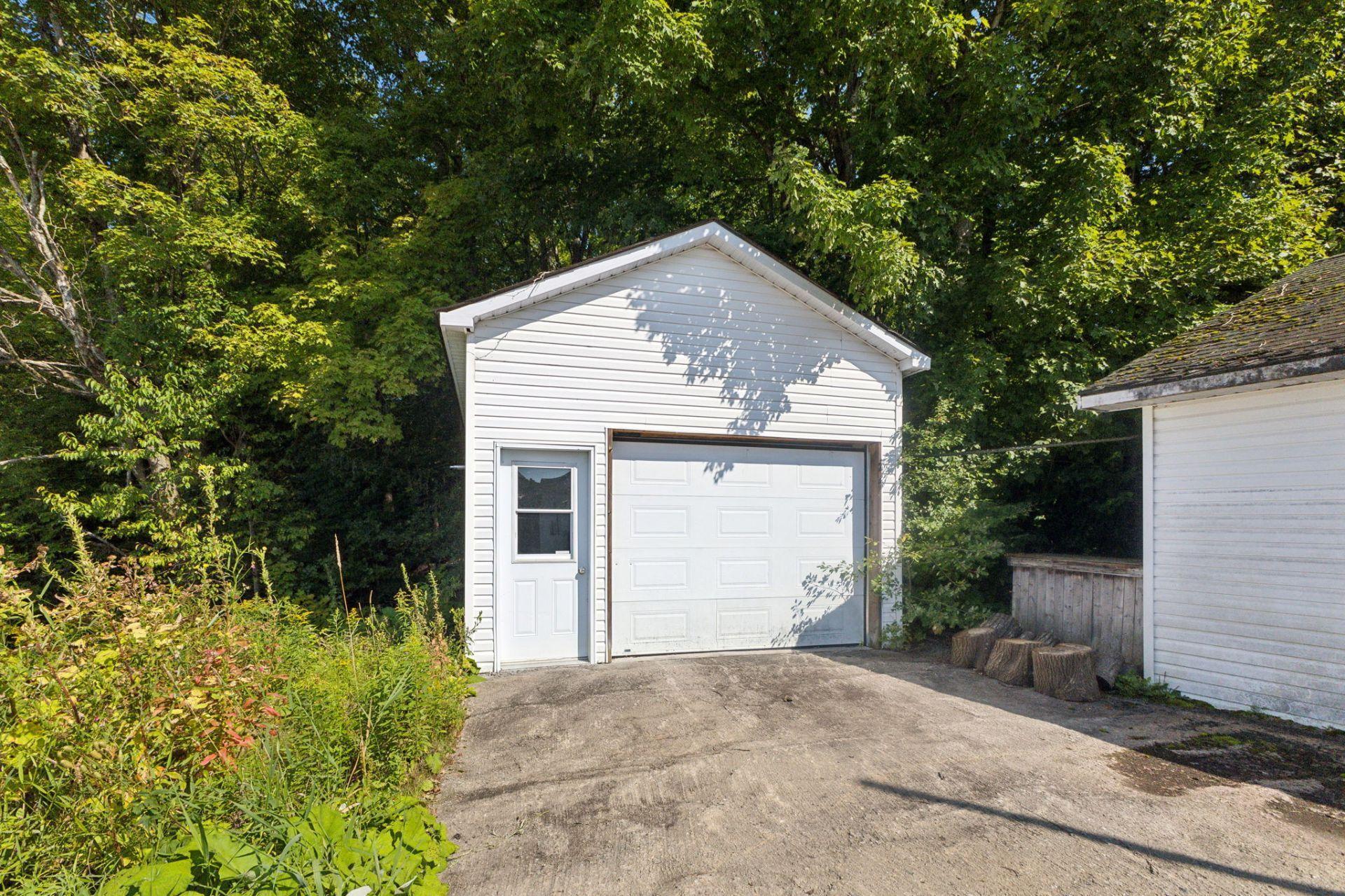 









113


Ch. St-Charles

,
Val-des-Monts,







QC
J8N7P2

