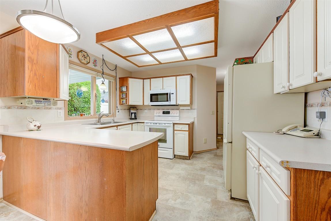 









1101


Cameron

Avenue, 37,
Kelowna,




BC
V1Y 8V8

