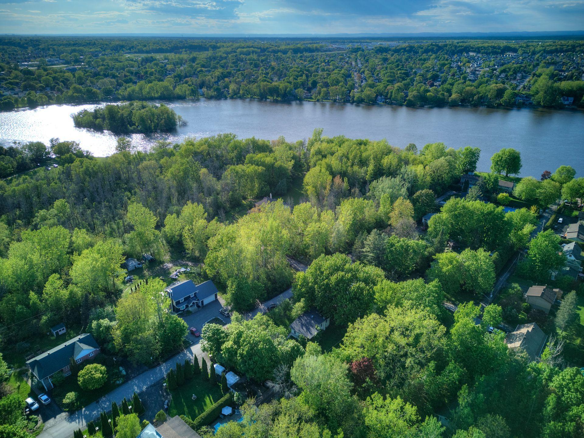 









50


Tsse Coutu

,
Laval (Auteuil),




QC
H7J1A6

