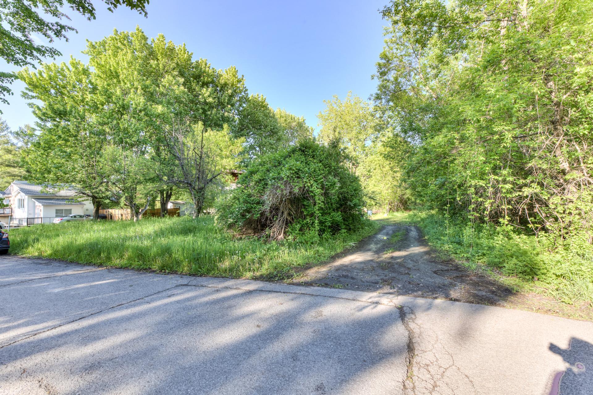 









50


Tsse Coutu

,
Laval (Auteuil),




QC
H7J1A6

