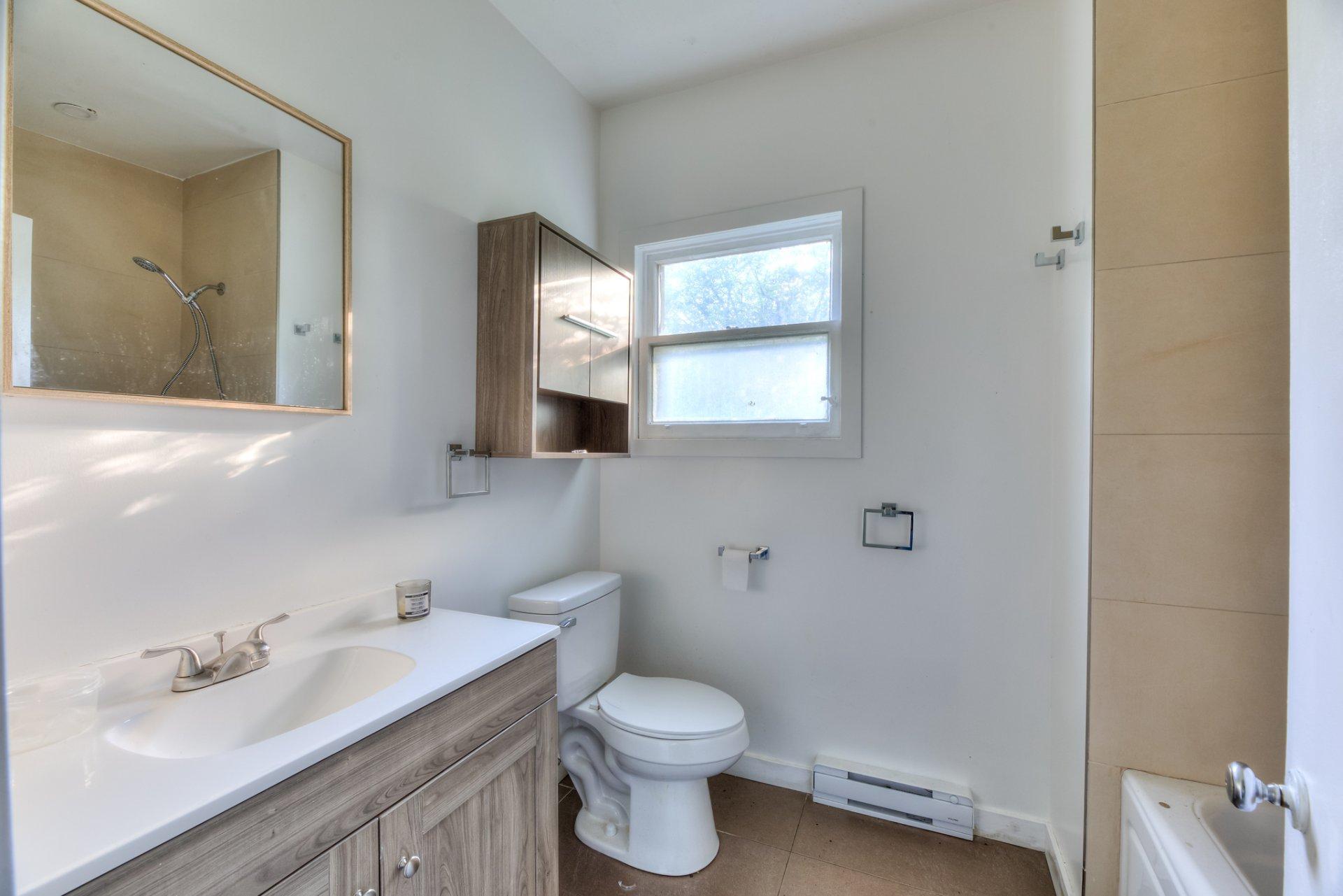 









50


Tsse Coutu

,
Laval (Auteuil),




QC
H7J1A6

