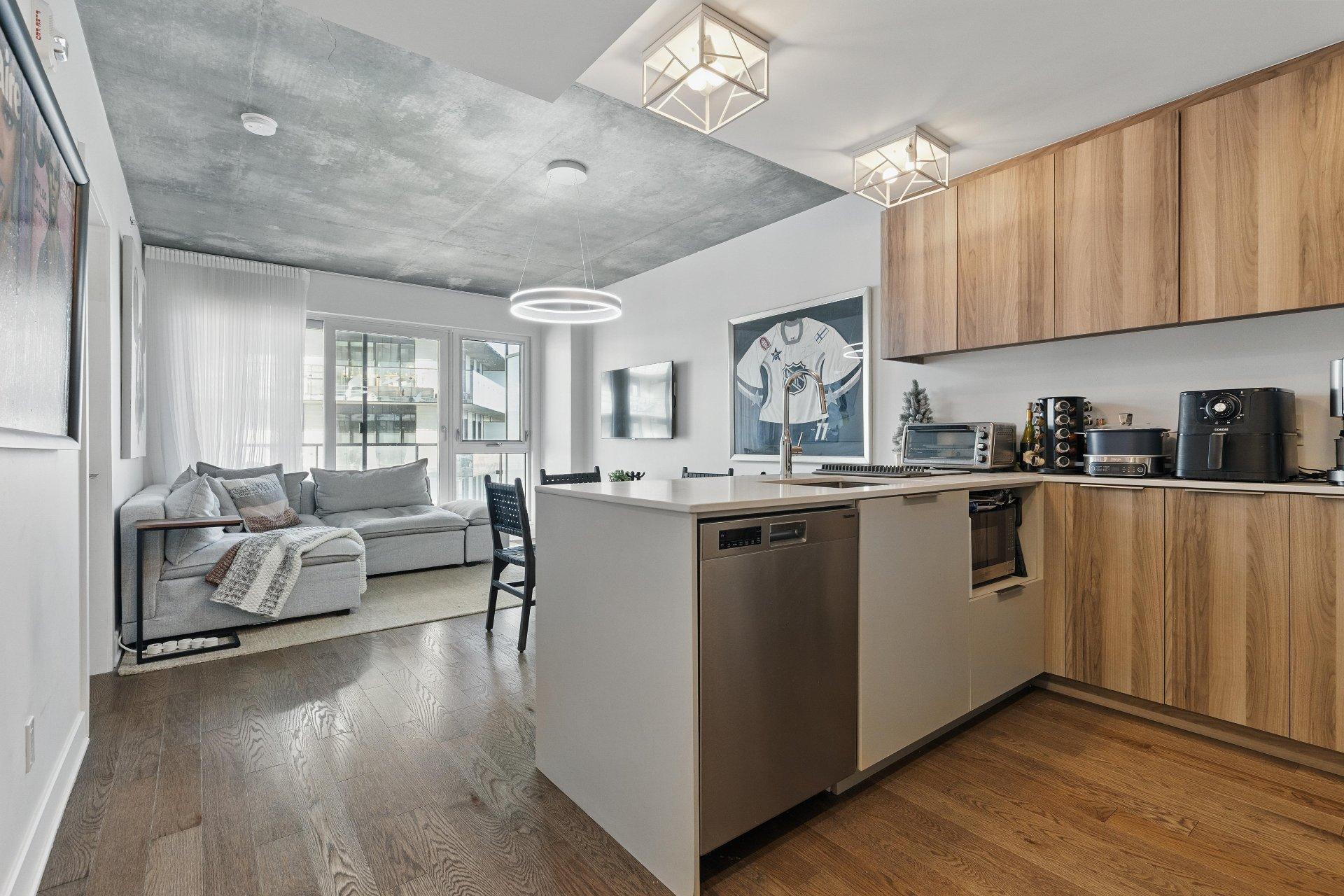 









101


Rue Peel

, 1010,
Montréal (Le Sud-Ouest),




QC
H3C0Y1

