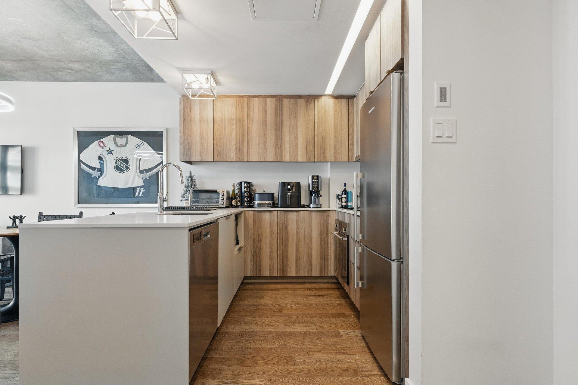 









101


Rue Peel

, 1010,
Montréal (Le Sud-Ouest),




QC
H3C0Y1

