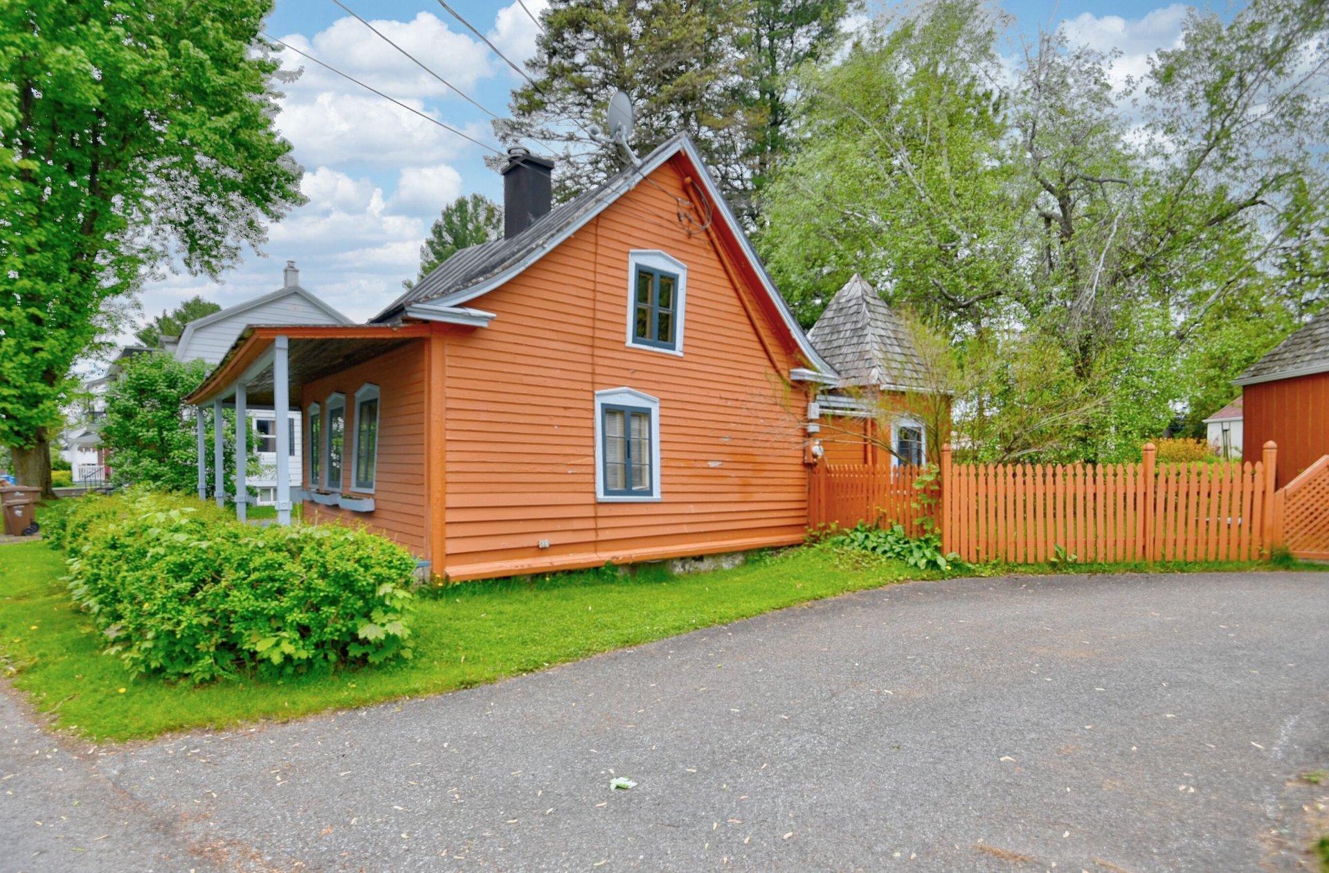 









443


Rue Ste-Marie

,
Lanoraie,




QC
J0K1E0

