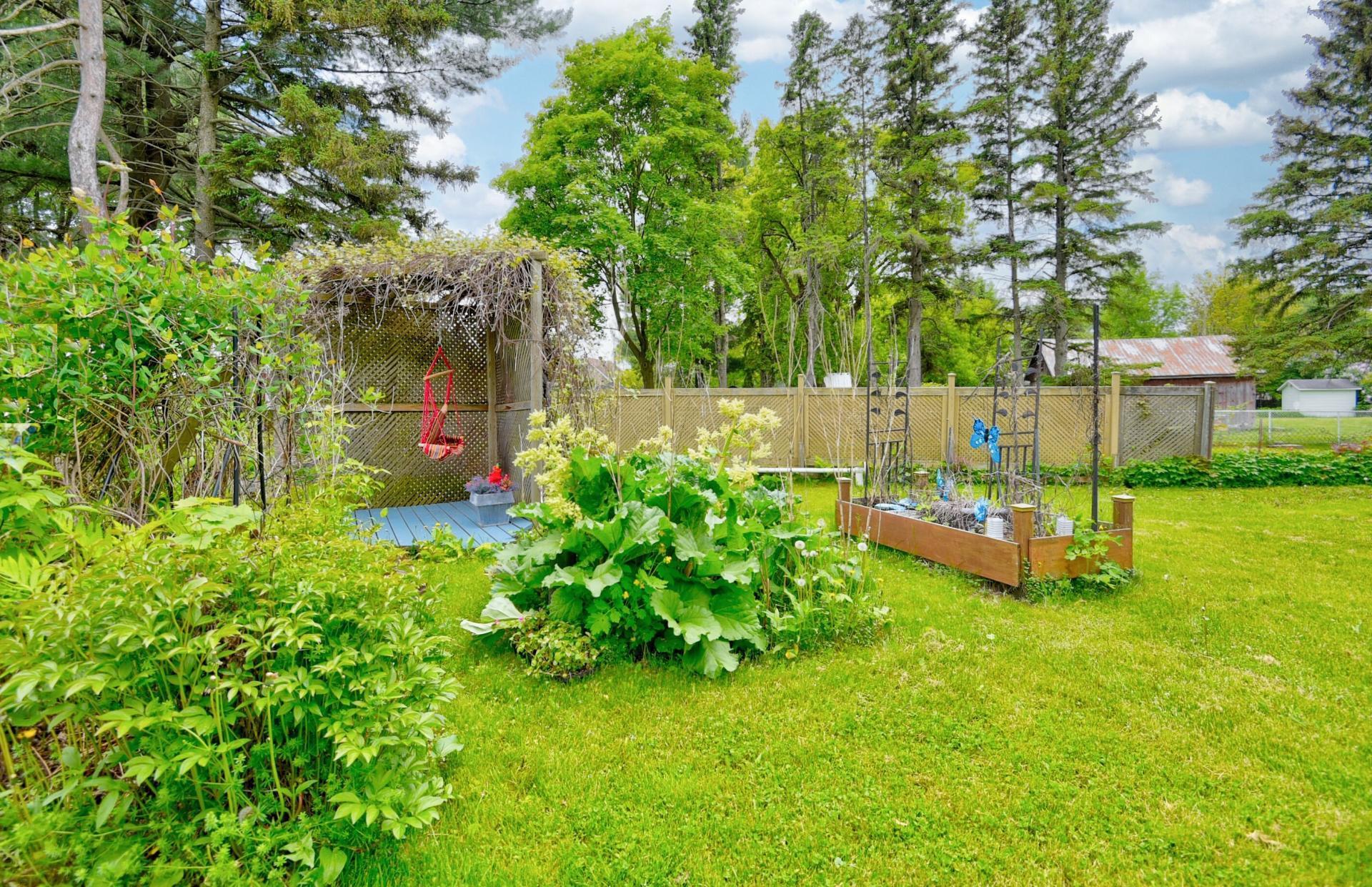 









443


Rue Ste-Marie

,
Lanoraie,




QC
J0K1E0


