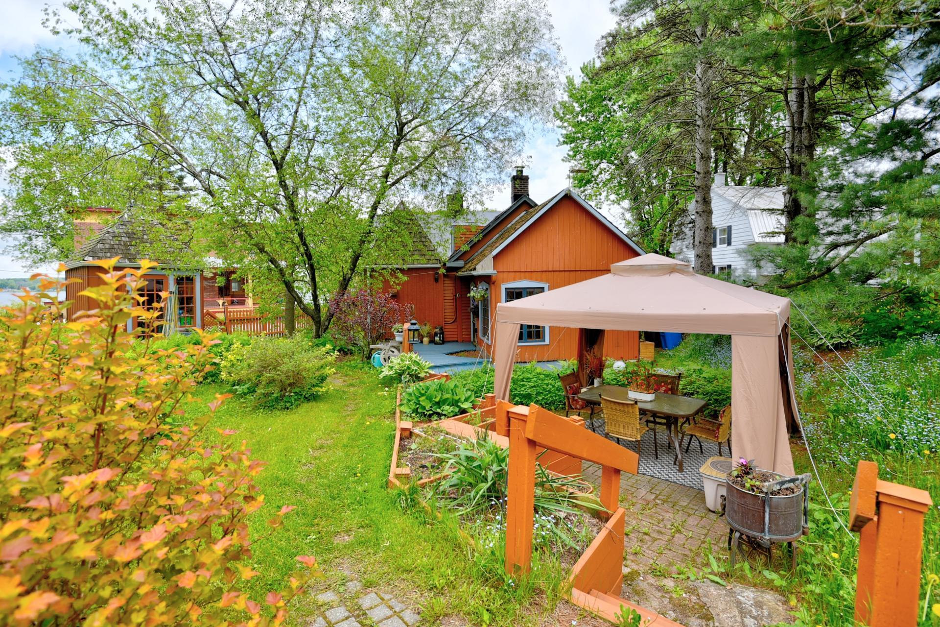 









443


Rue Ste-Marie

,
Lanoraie,




QC
J0K1E0


