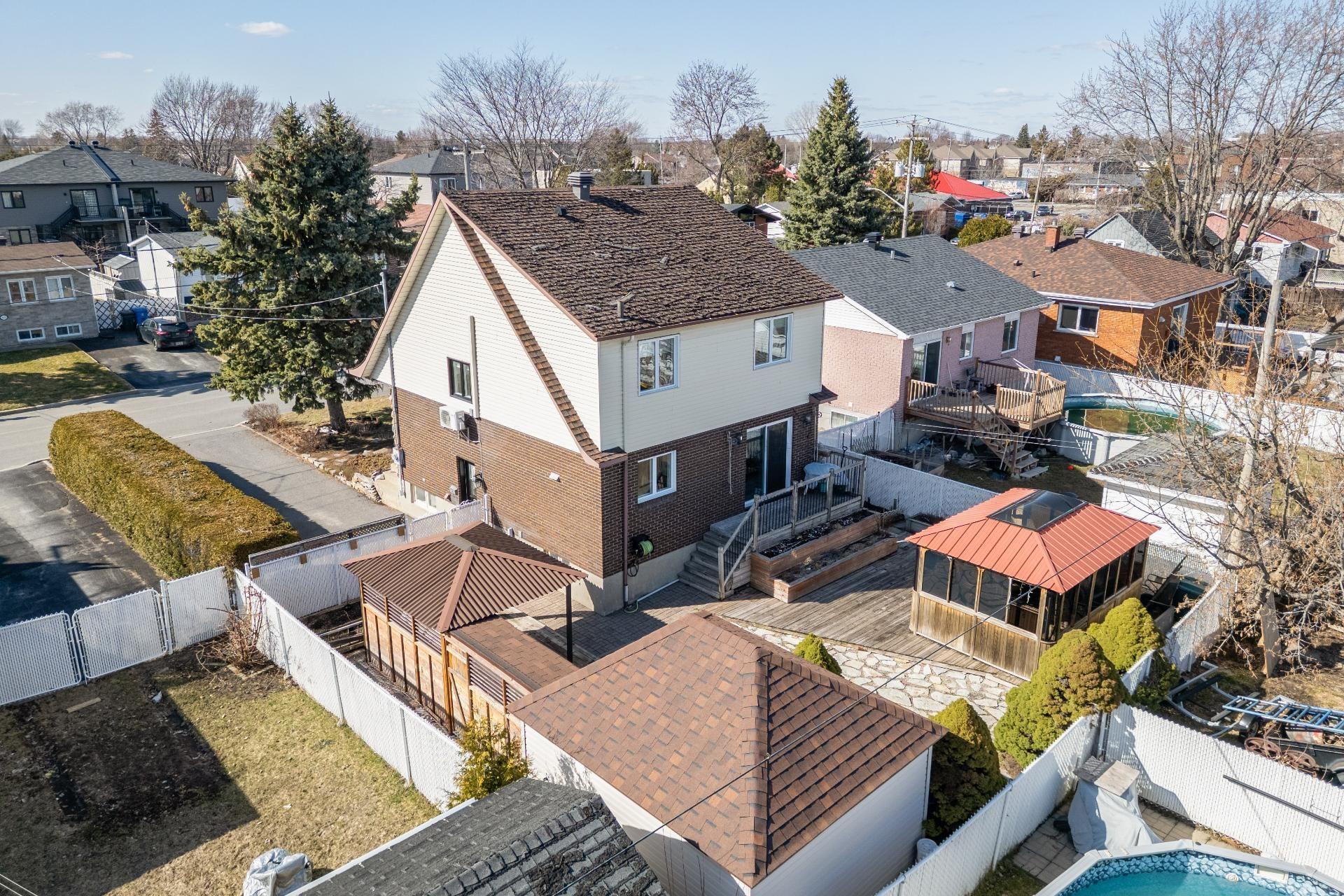 









3615


Rue Gélineau

,
Longueuil (Saint-Hubert),




QC
J3Y4L3

