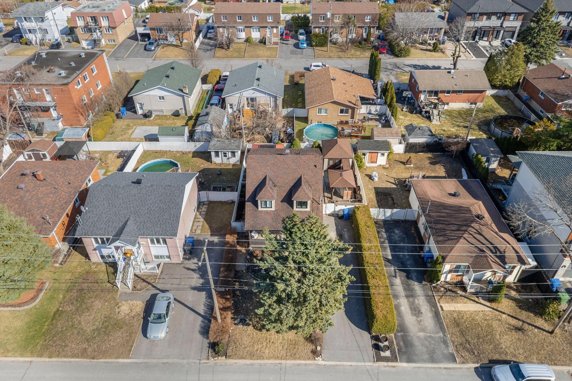 









3615


Rue Gélineau

,
Longueuil (Saint-Hubert),




QC
J3Y4L3

