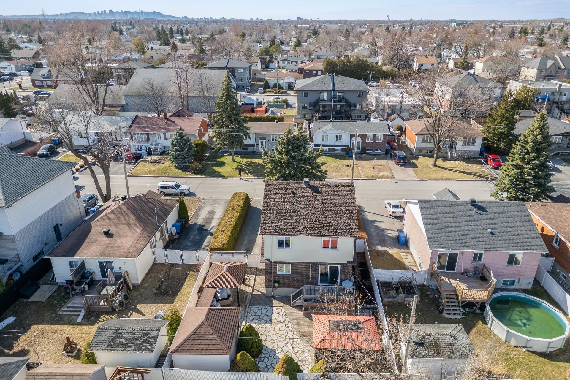 









3615


Rue Gélineau

,
Longueuil (Saint-Hubert),




QC
J3Y4L3

