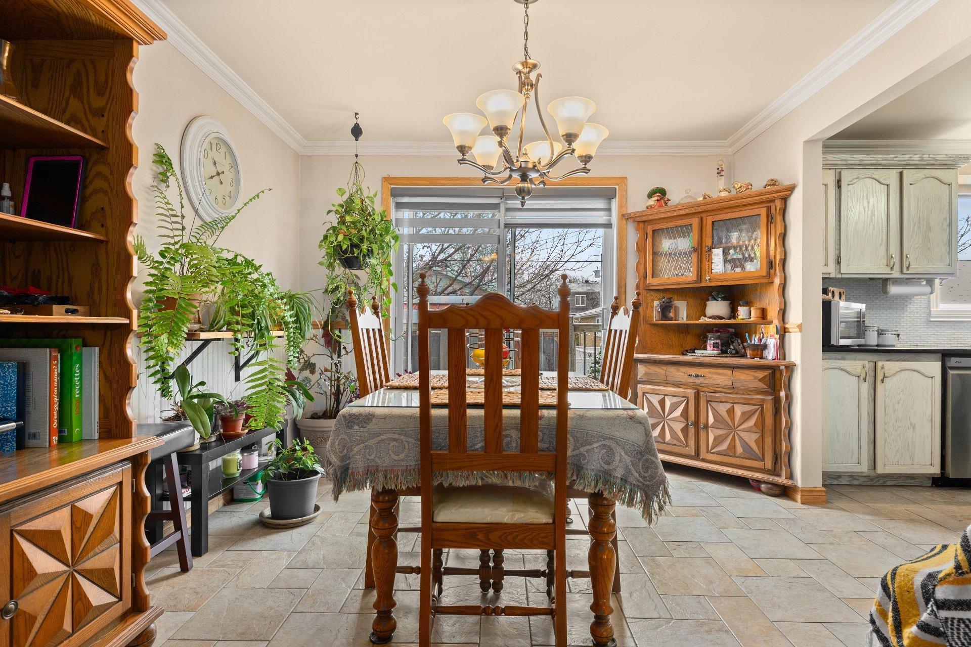 









3615


Rue Gélineau

,
Longueuil (Saint-Hubert),




QC
J3Y4L3

