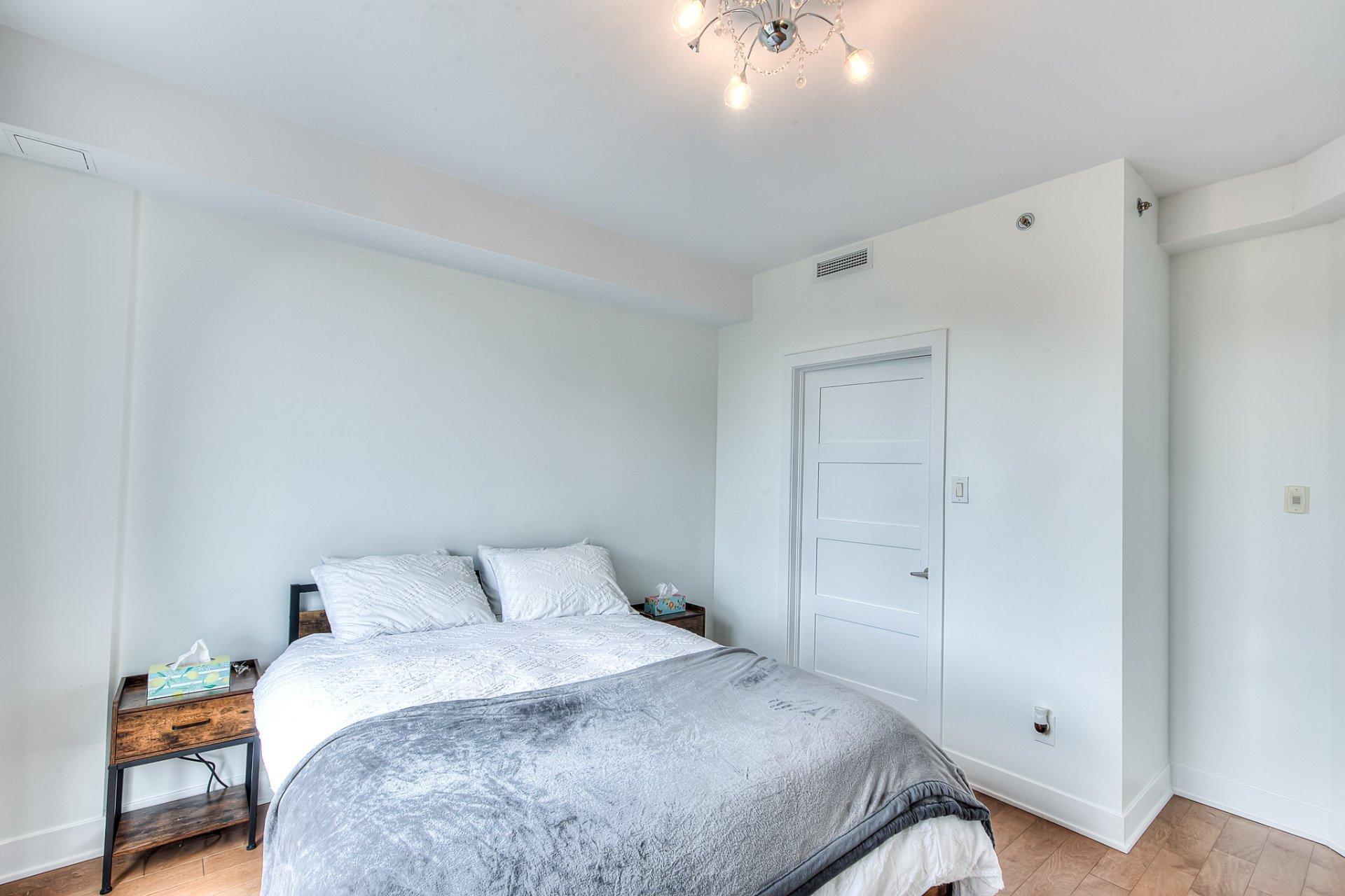









3499


Av. Jacques-Bureau

, 306,
Laval (Chomedey),




QC
H7P0J8

