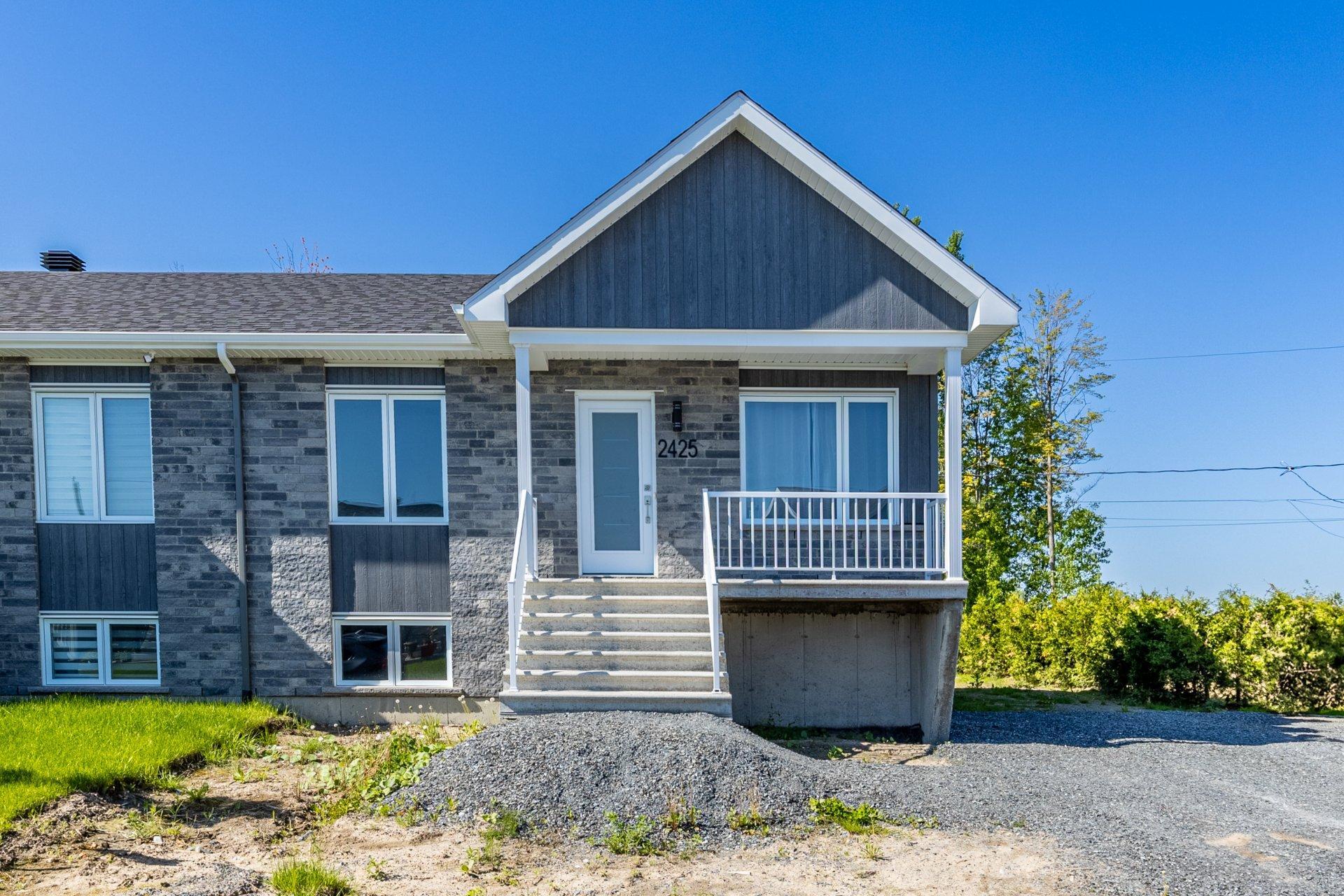 









2425


Rue du Troubadour

,
Drummondville,




QC
J2B7C7

