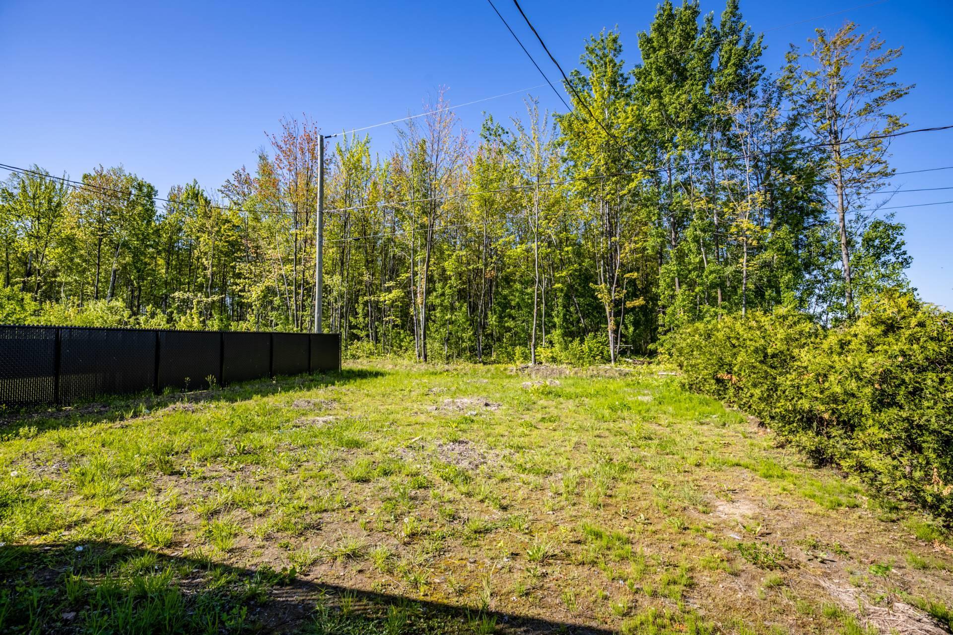 









2425


Rue du Troubadour

,
Drummondville,




QC
J2B7C7


