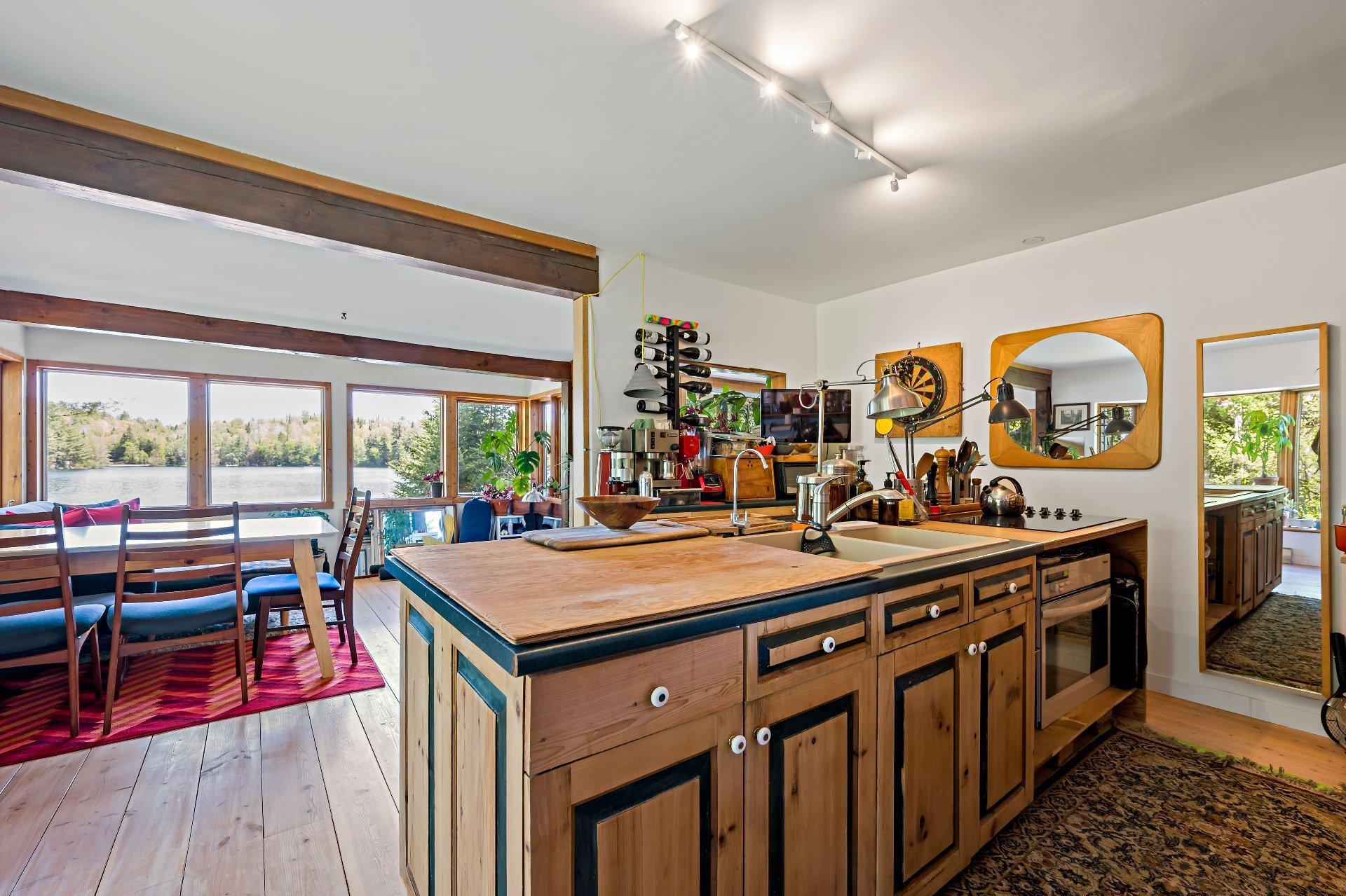 









192


Ch. Lanthier

,
Lac-Supérieur,




QC
J0T1J0

