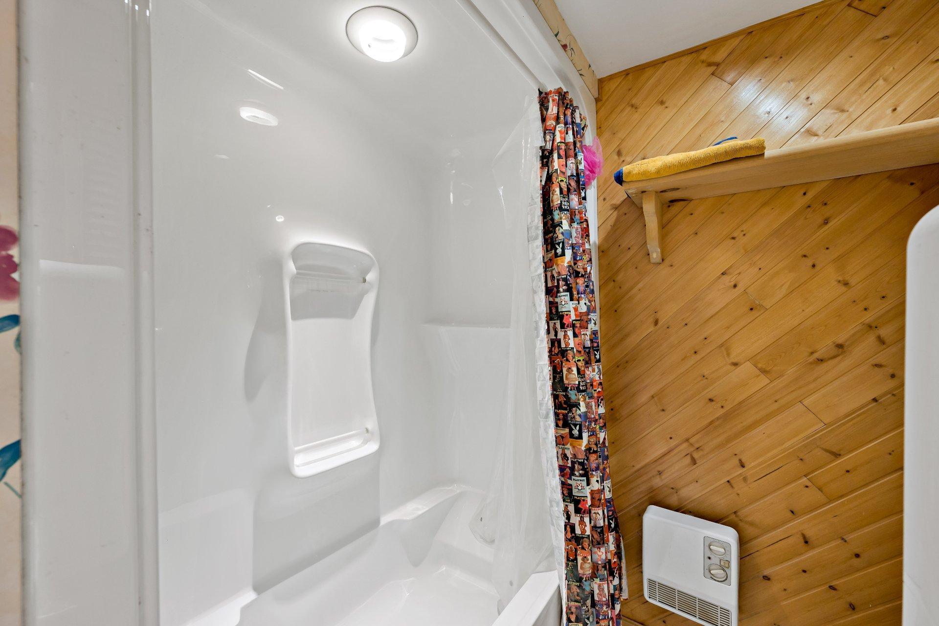 









192


Ch. Lanthier

,
Lac-Supérieur,




QC
J0T1J0

