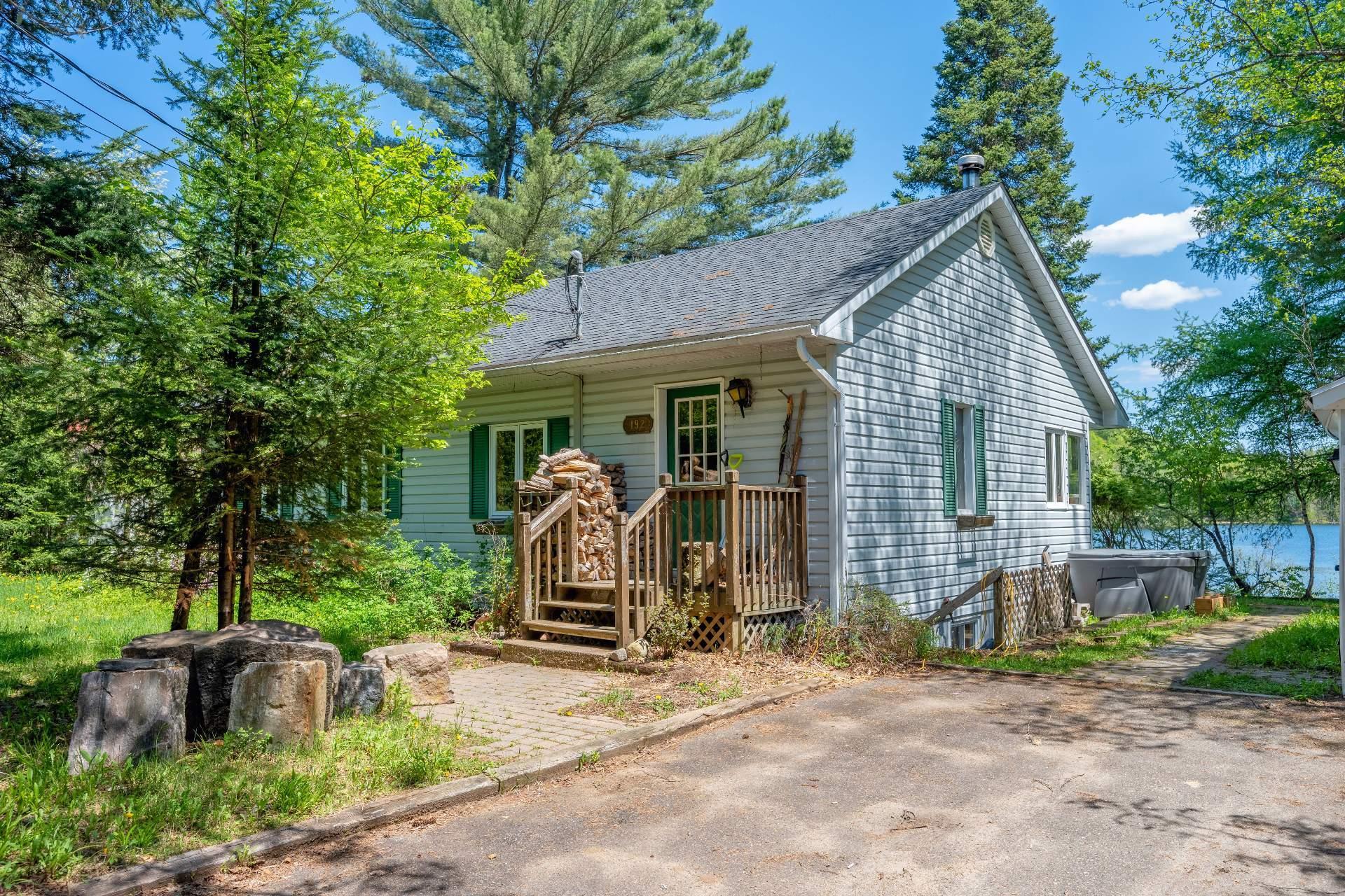 









192


Ch. Lanthier

,
Lac-Supérieur,




QC
J0T1J0

