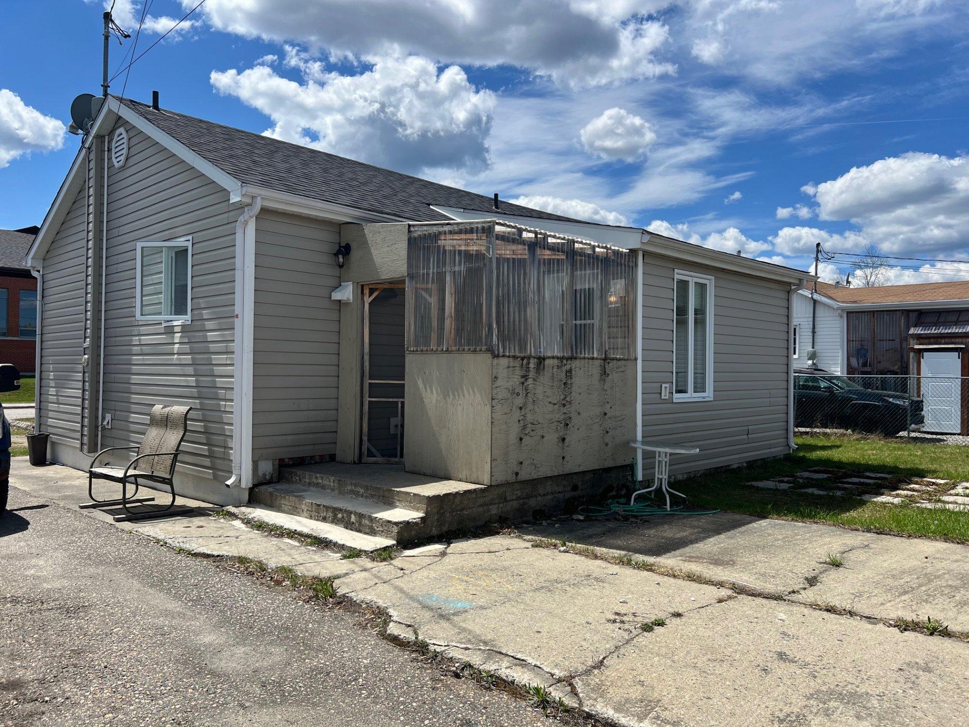 









75


6e Rue

,
Chapais,




QC
G0W1H0

