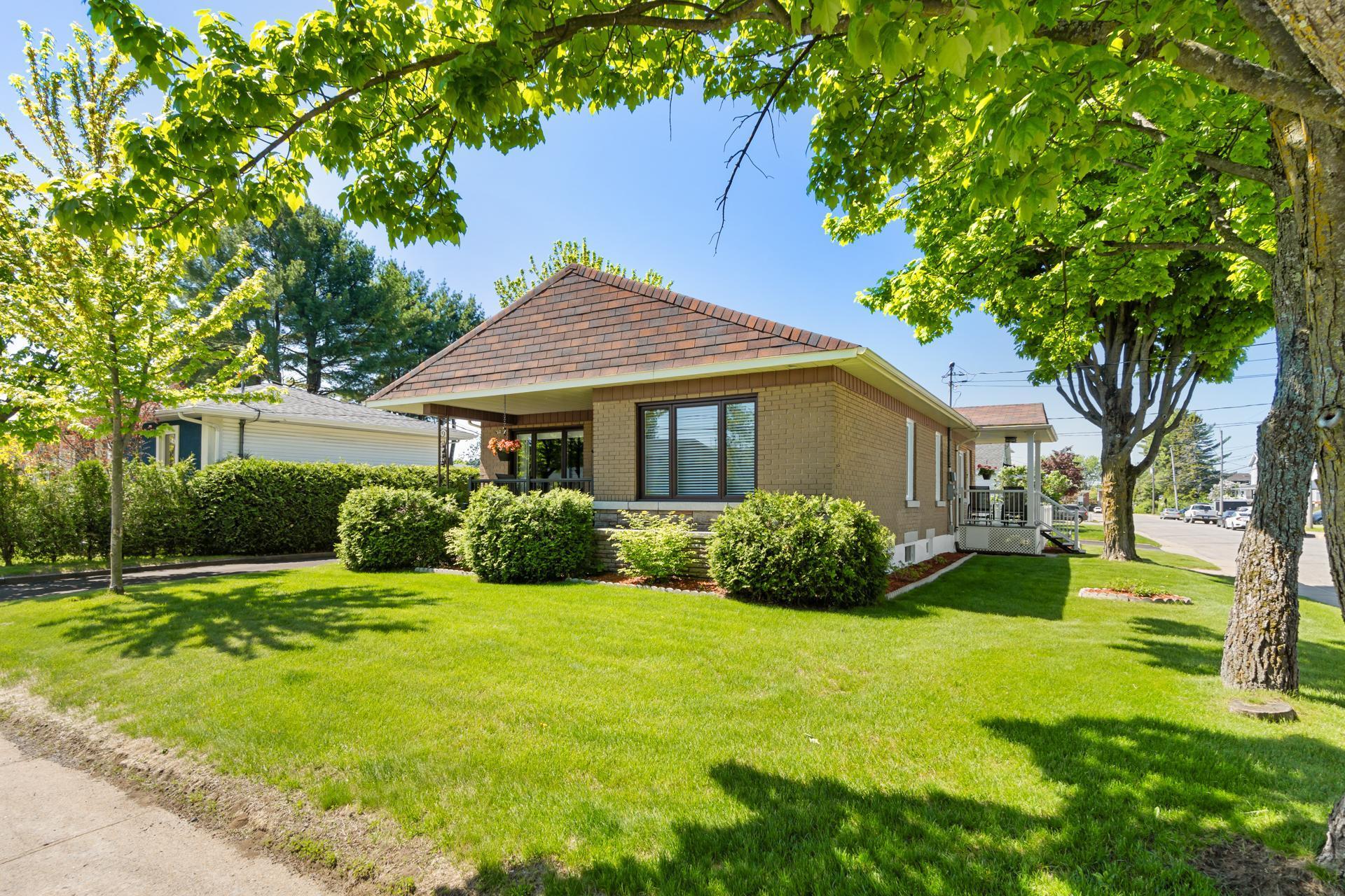 









5571


Boul. du Chanoine-Moreau

,
Trois-Rivières,




QC
G8Y1S9

