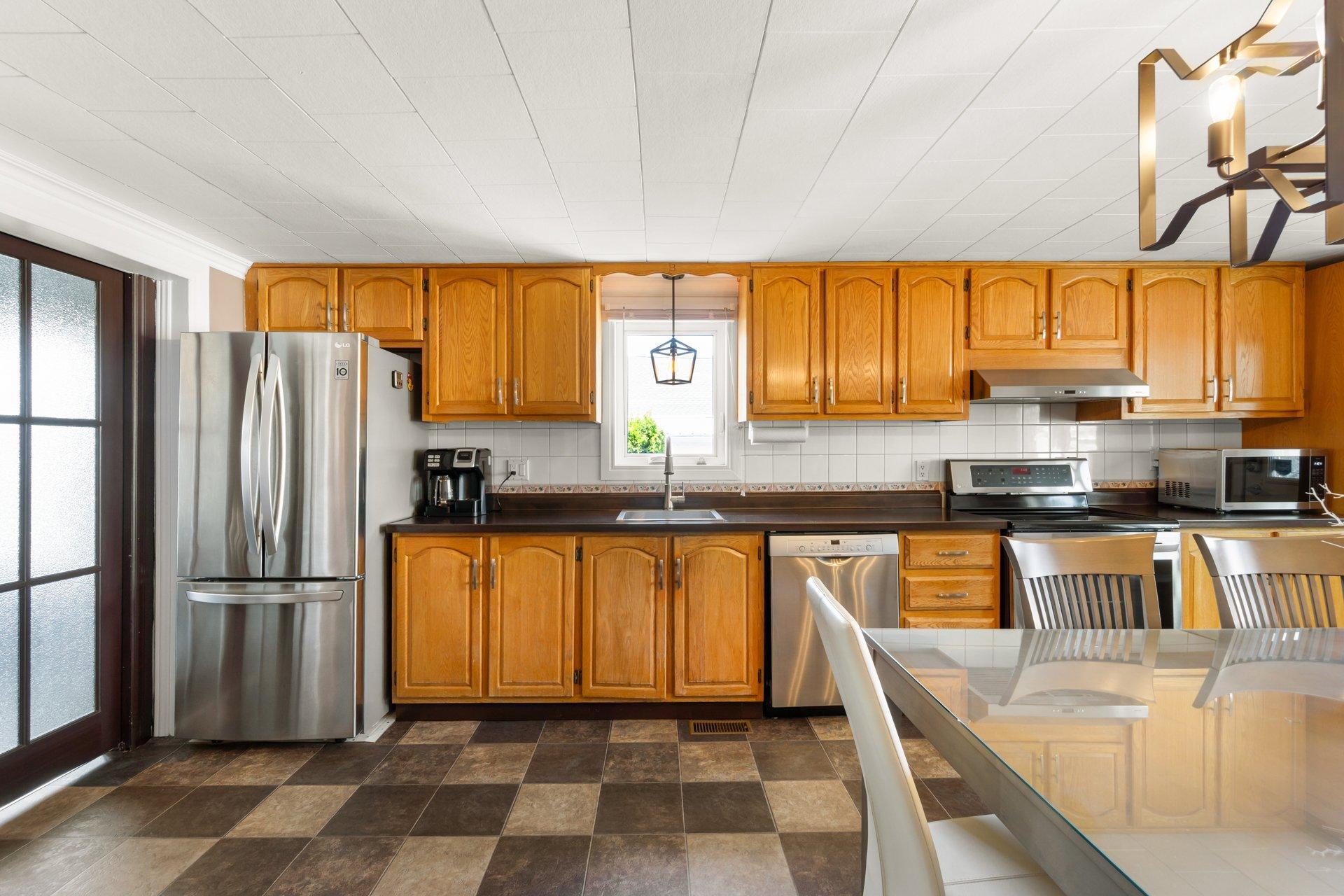 









5571


Boul. du Chanoine-Moreau

,
Trois-Rivières,




QC
G8Y1S9


