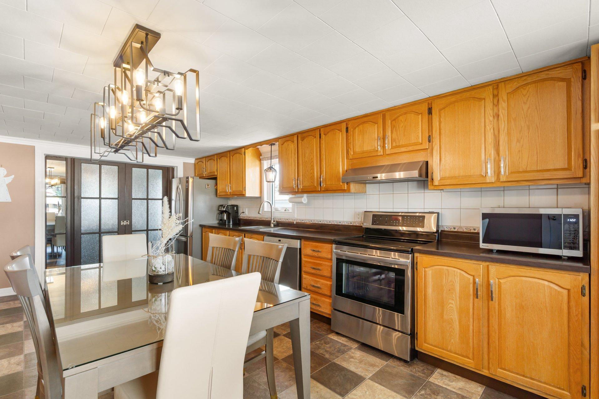 









5571


Boul. du Chanoine-Moreau

,
Trois-Rivières,




QC
G8Y1S9

