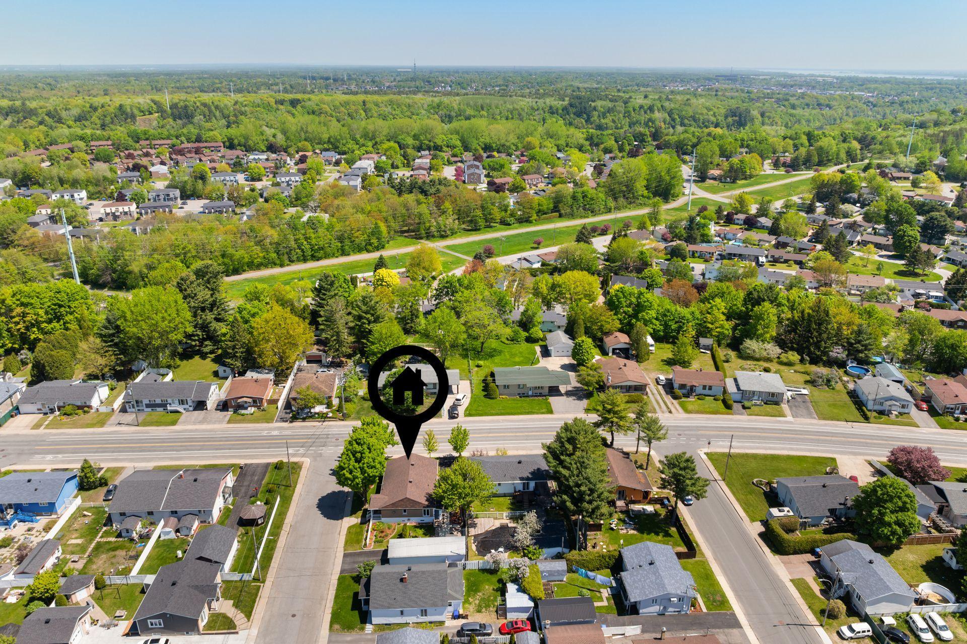 









5571


Boul. du Chanoine-Moreau

,
Trois-Rivières,




QC
G8Y1S9

