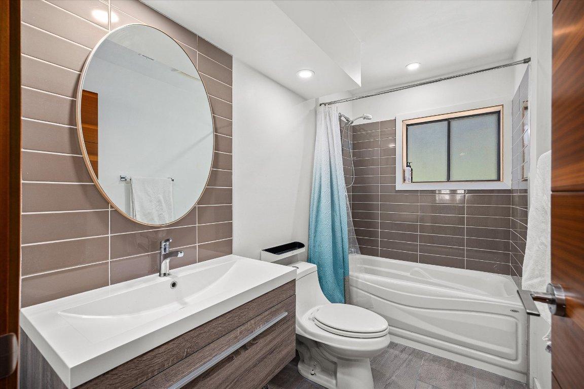 









1632


Griffiths

Place,
West Kelowna,




BC
V1Z 2T7

