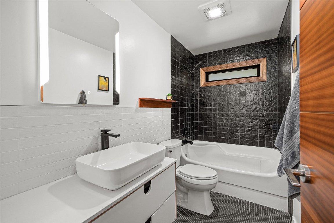 









1632


Griffiths

Place,
West Kelowna,




BC
V1Z 2T7

