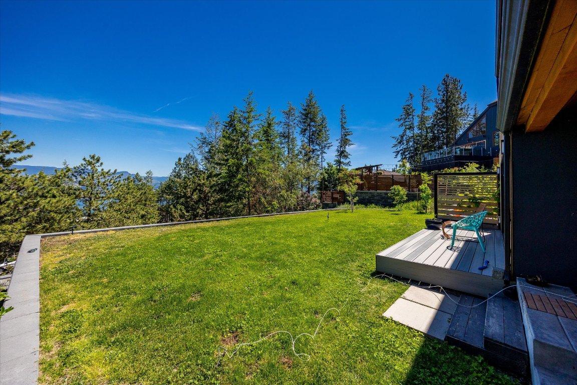 









1632


Griffiths

Place,
West Kelowna,




BC
V1Z 2T7

