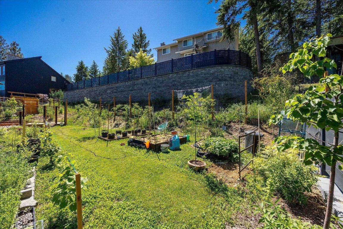 









1632


Griffiths

Place,
West Kelowna,




BC
V1Z 2T7

