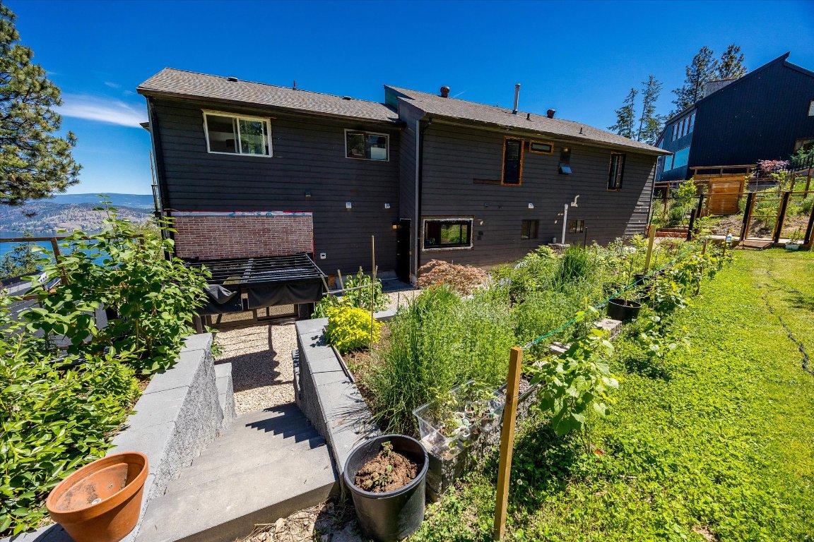 









1632


Griffiths

Place,
West Kelowna,




BC
V1Z 2T7

