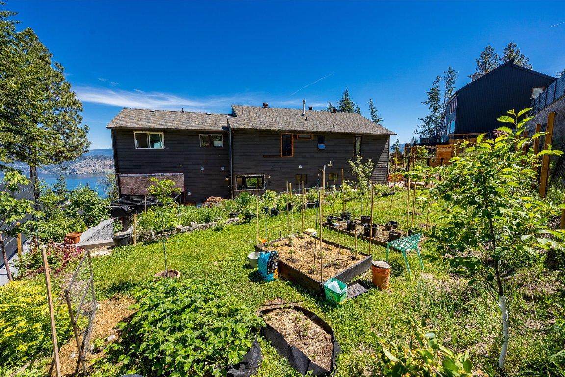 









1632


Griffiths

Place,
West Kelowna,




BC
V1Z 2T7

