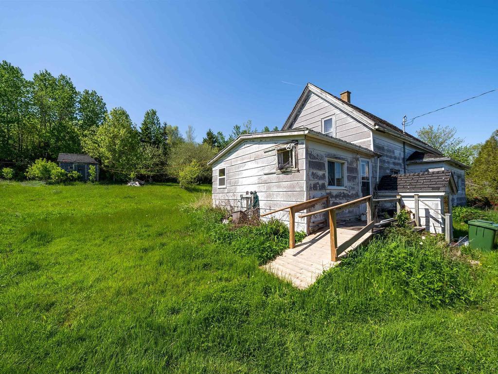 












2 George Street Extension

,
Stewiacke,




NS
B0N 1J0


