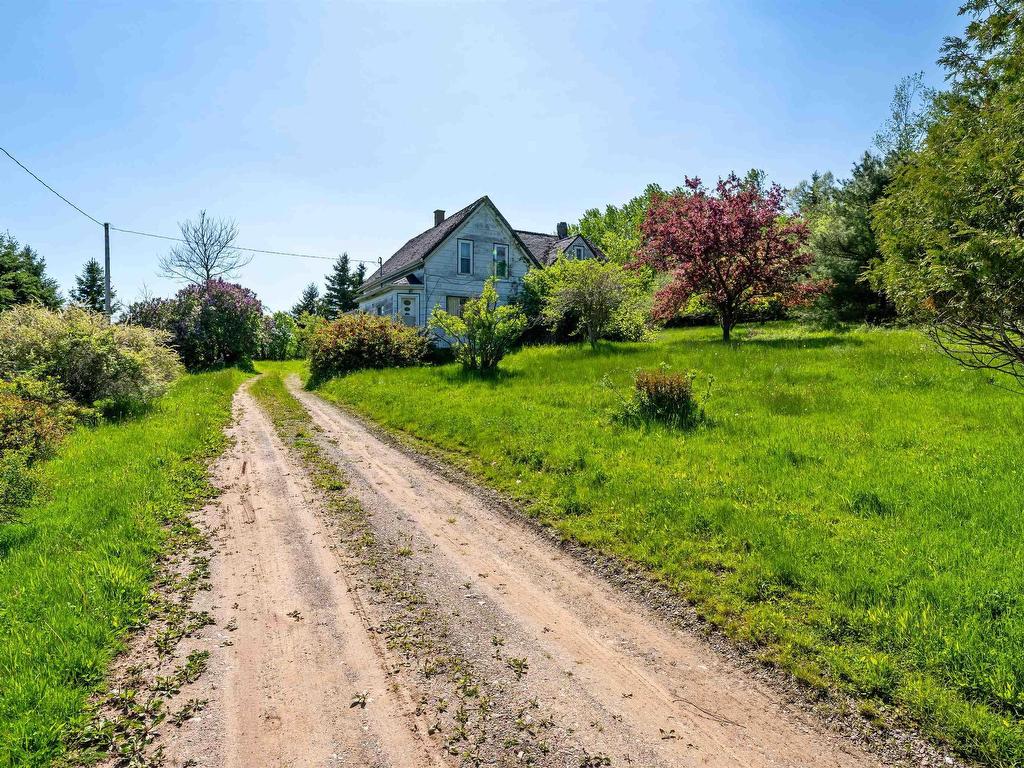 












2 George Street Extension

,
Stewiacke,




NS
B0N 1J0

