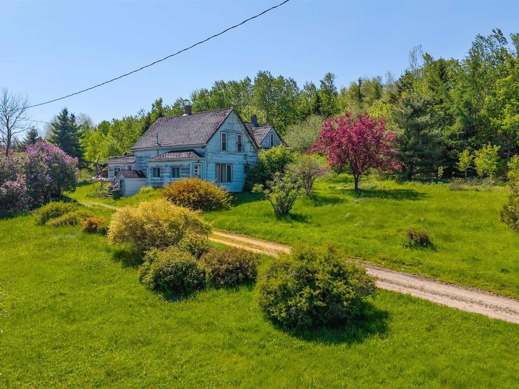 












2 George Street Extension

,
Stewiacke,




NS
B0N 1J0

