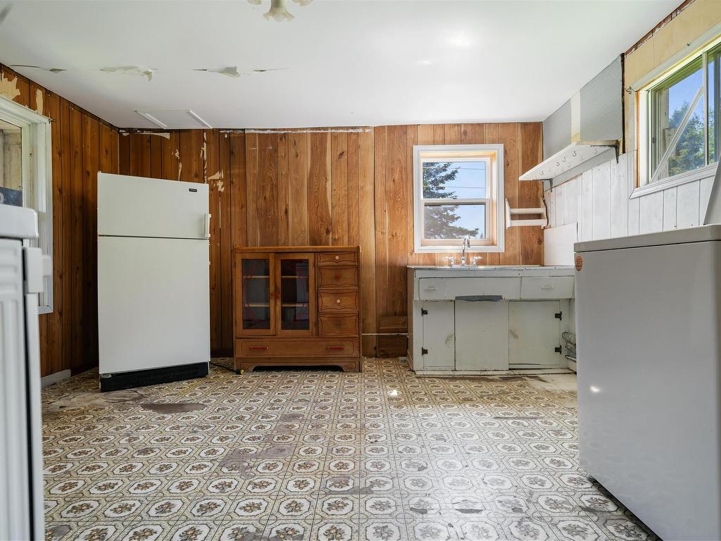 












2 George Street

,
Stewiacke,







NS
B0N 1J0

