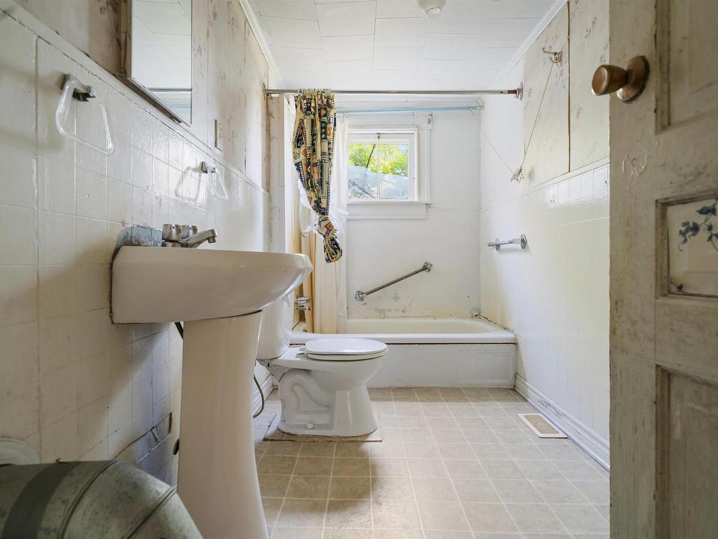 












2 George Street

,
Stewiacke,







NS
B0N 1J0

