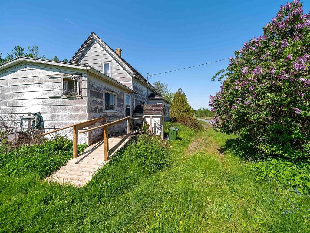 












2 George Street

,
Stewiacke,







NS
B0N 1J0

