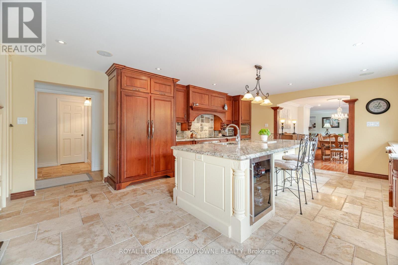 












11302 REGIONAL 25 ROAD

,
Halton Hills,




Ontario
L7J2M1

