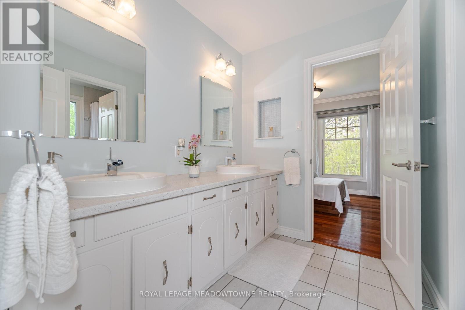 












11302 REGIONAL 25 ROAD

,
Halton Hills,




Ontario
L7J2M1

