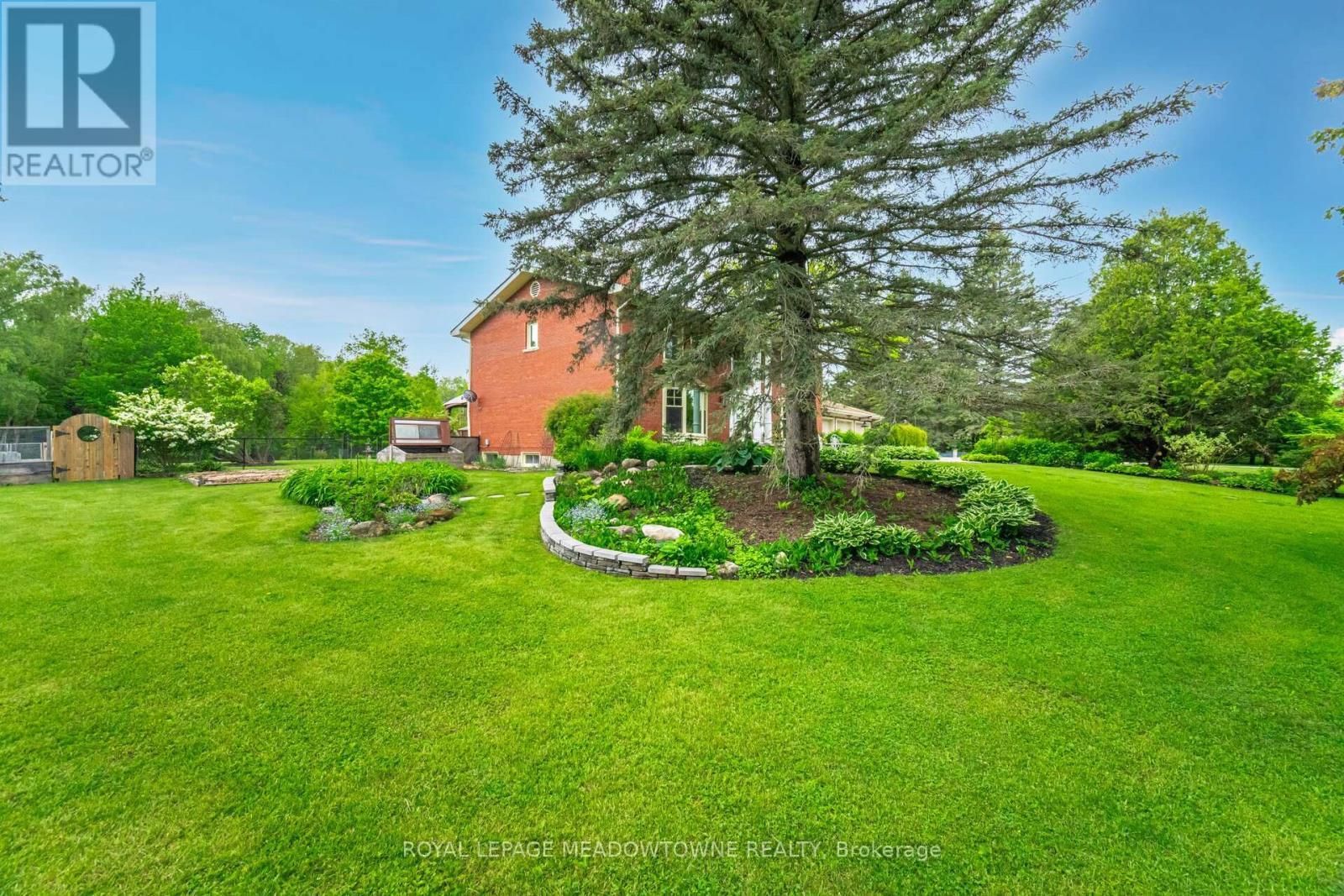 












11302 REGIONAL 25 ROAD

,
Halton Hills,




Ontario
L7J2M1

